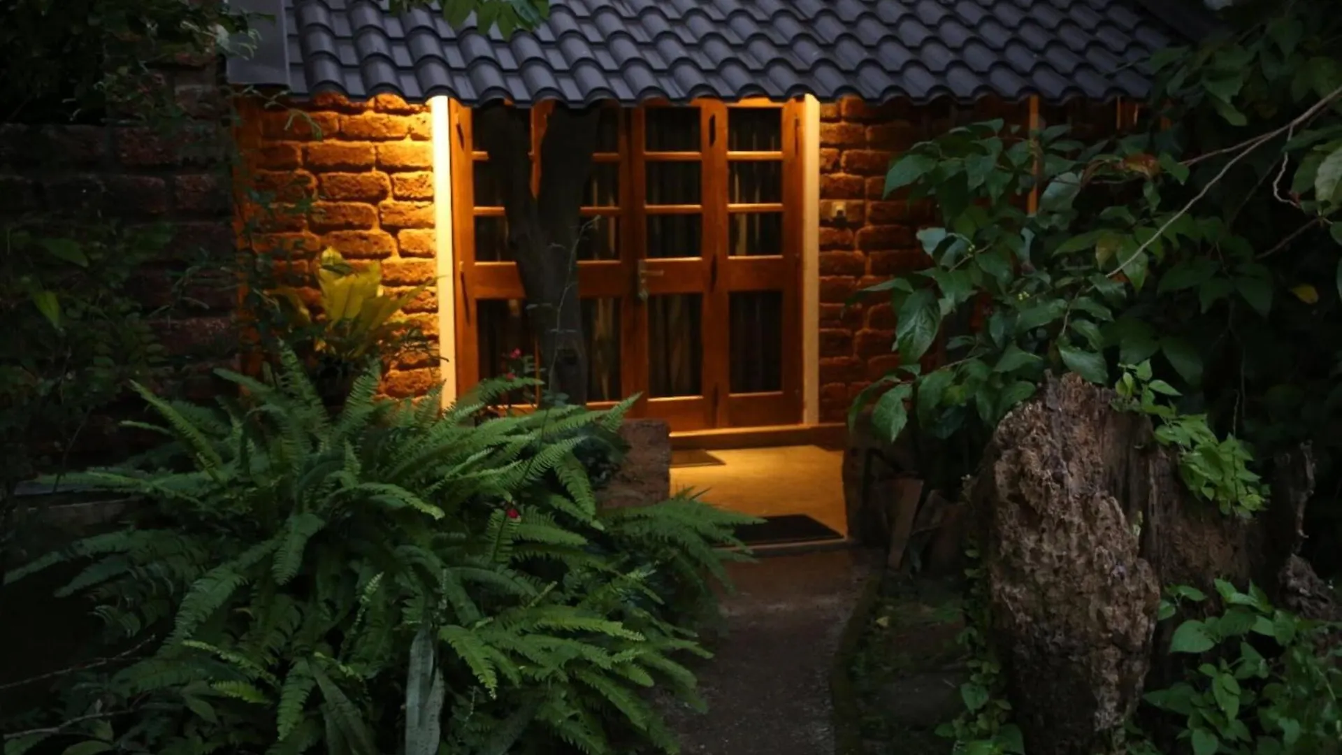 Earth Homestay Boralesgamuwa 0*,  Srí Lanka